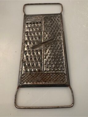 VINTAGE ALL IN ONE PAT PEND Grater/shredder cheese metal rustic kitchen 1950's